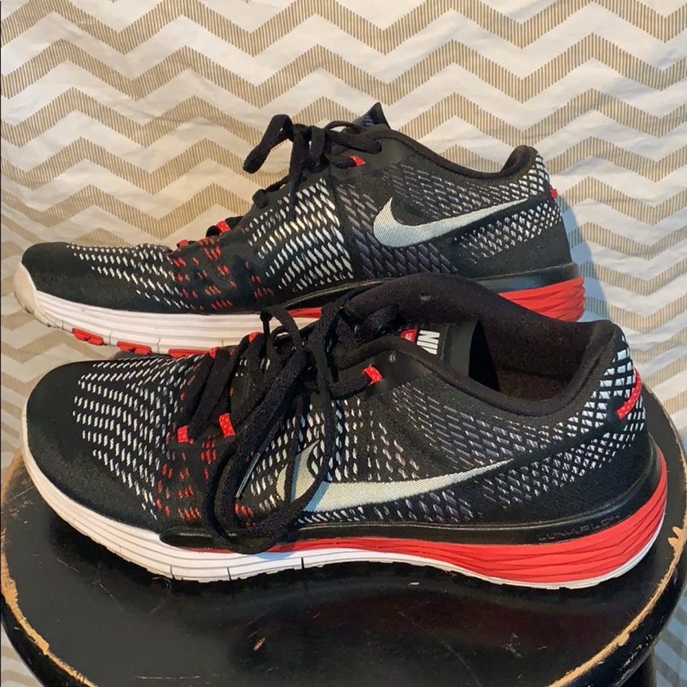 Men’s Nike Training Sneakers (US 9)